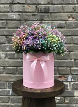 Цветочная композиция из Гипсофила и Розы в шляпной коробке в Мещерское