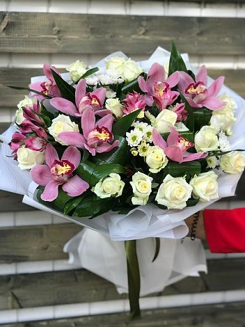 Букет цветов из: Розы и Хризантемы в Мещерское