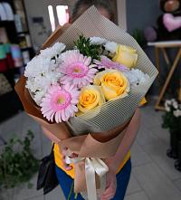 Букет цветов из:  Герберы, Розы и Хризантемы в Мещерское