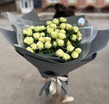 Букет Белые кустовые розы Солинеро в Мещерское
