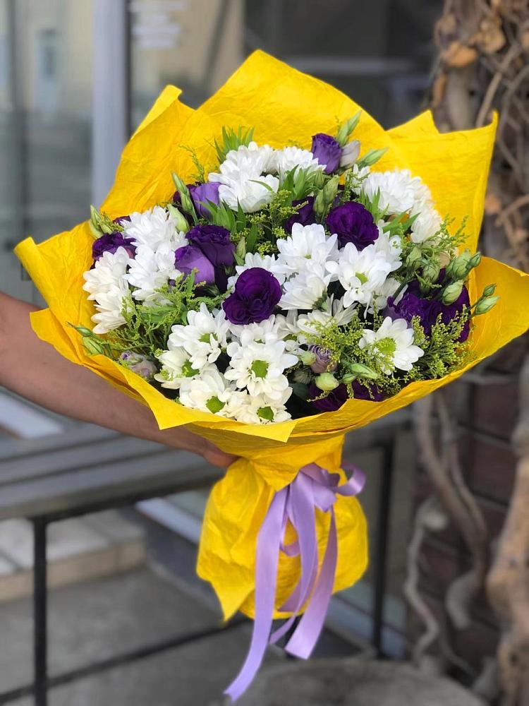 Букет цветов из: Ирисы, Хризантемы и Ромашки в Мещерское