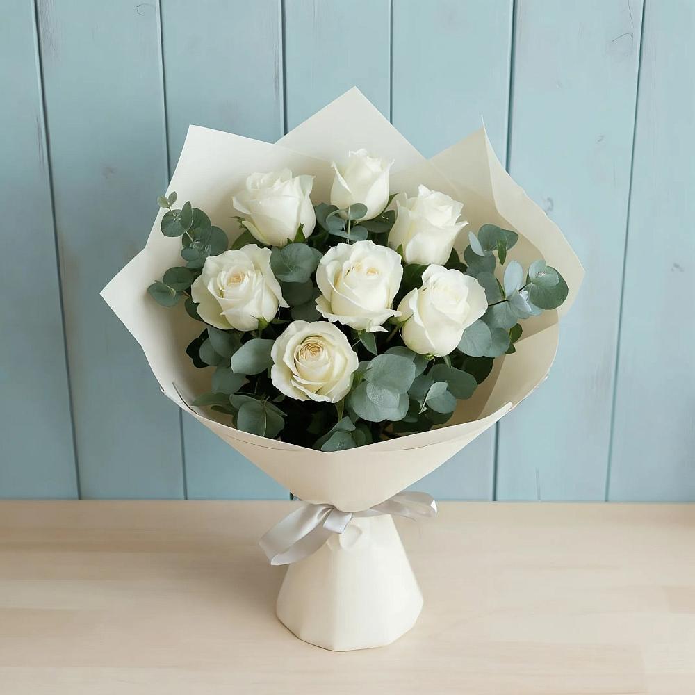 Букет Белые розы в Эвкалипте в Мещерское