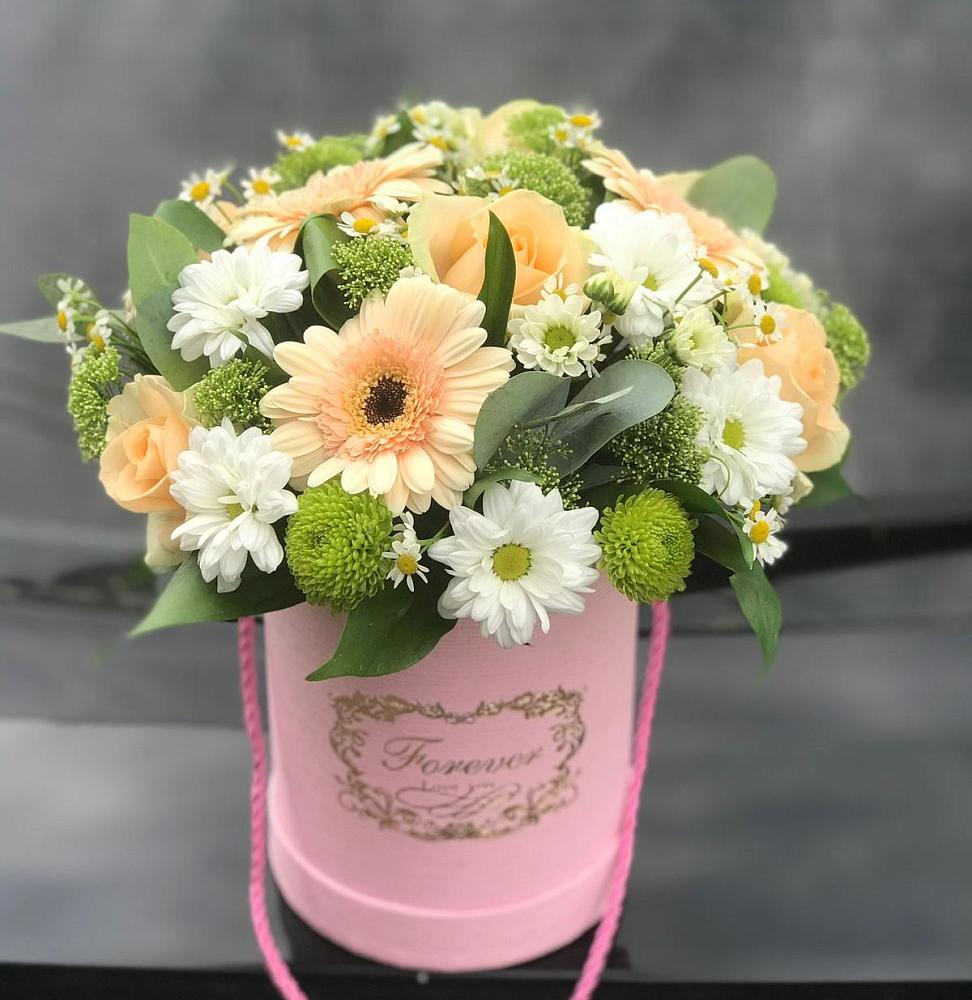 Цветочная композиция из Розы, Герберы и Хризантемы в шляпной коробке в Мещерское