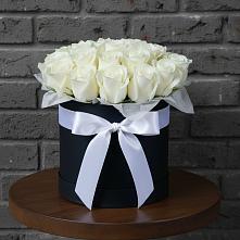 Цветочная композиция из Розы в шляпной коробке в Мещерское