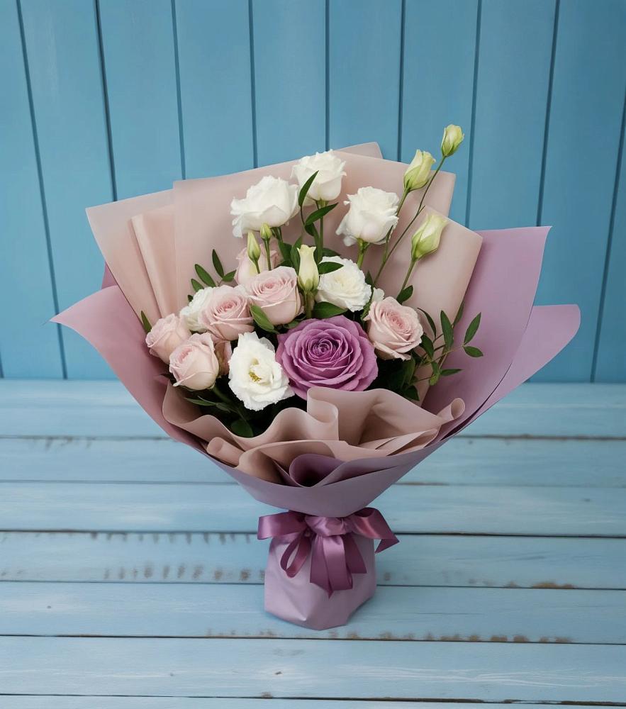 Букет цветов из: Розы и Лизиантусы в Мещерское